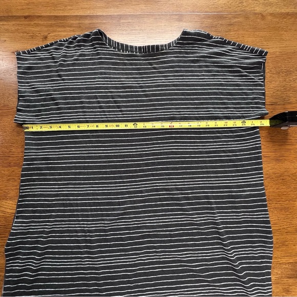 ⭐️ Eileen Fisher 100% Linen Grey & White Striped Boatneck Split Hem Tunic LARGE - Picture 11 of 14